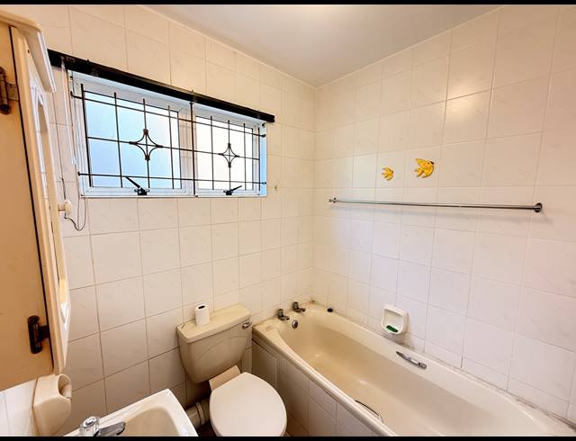 2 BEDROOM APARTMENT FOR SALE IN MALVERN